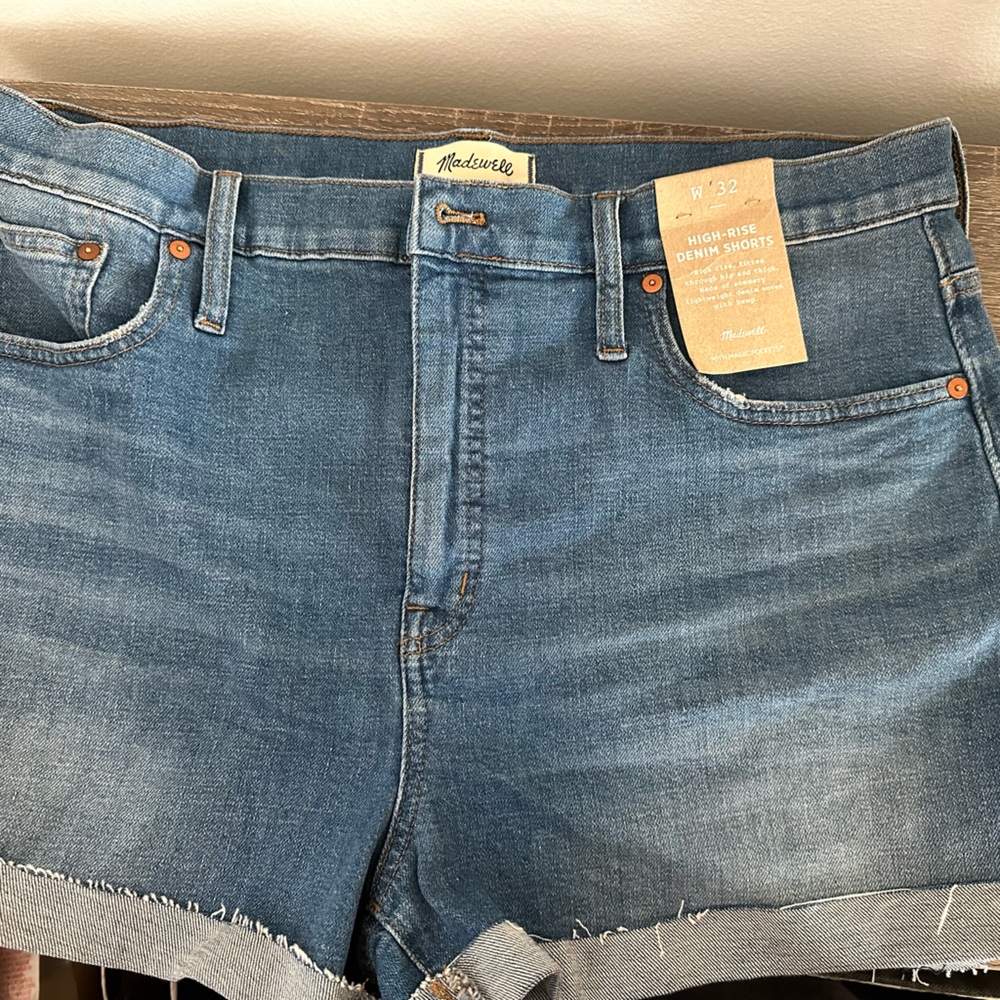 Madewell High Rise shorts size 32